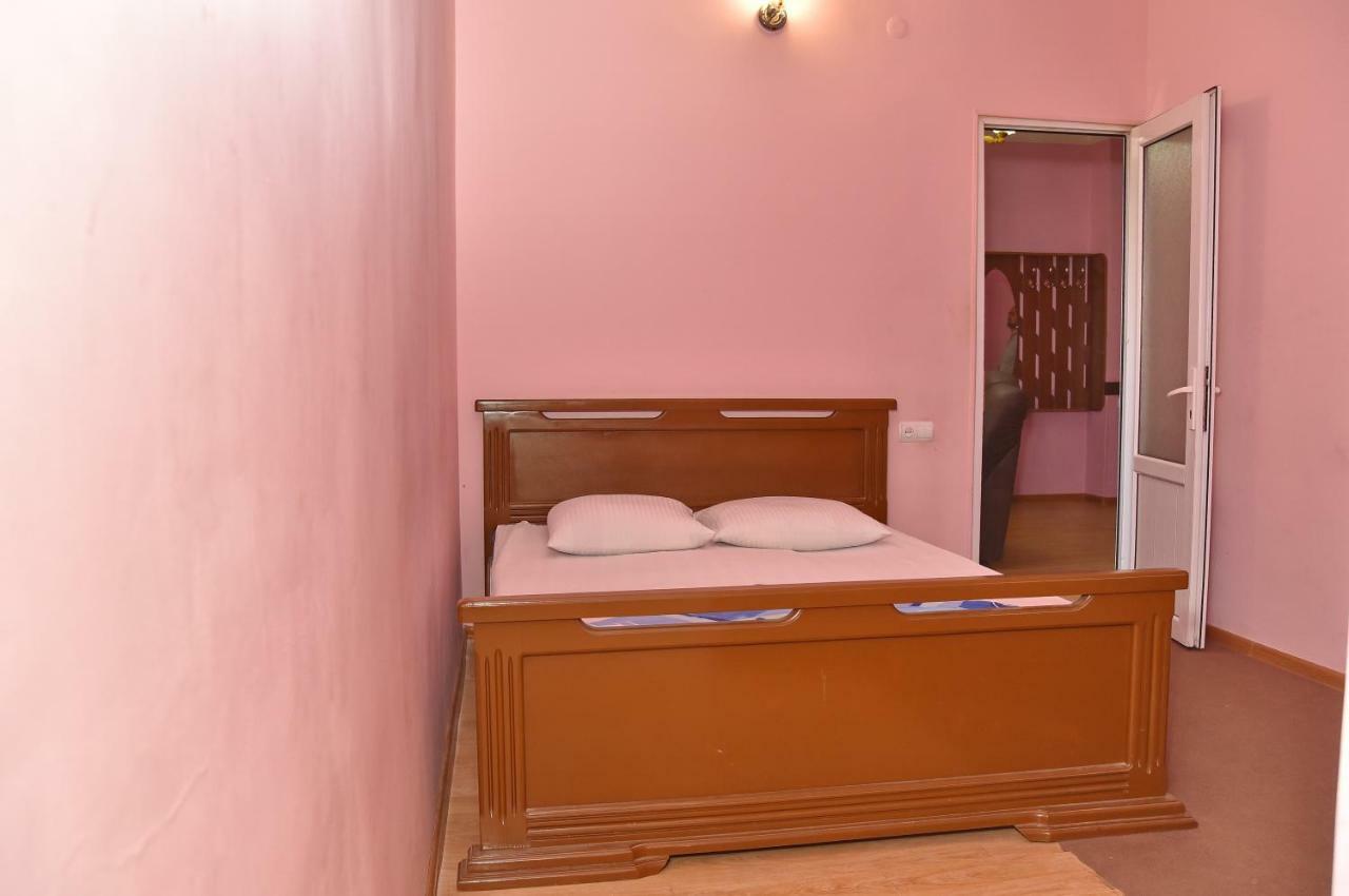 Zvartnots Ojakh Hotel Yerevan Bagian luar foto