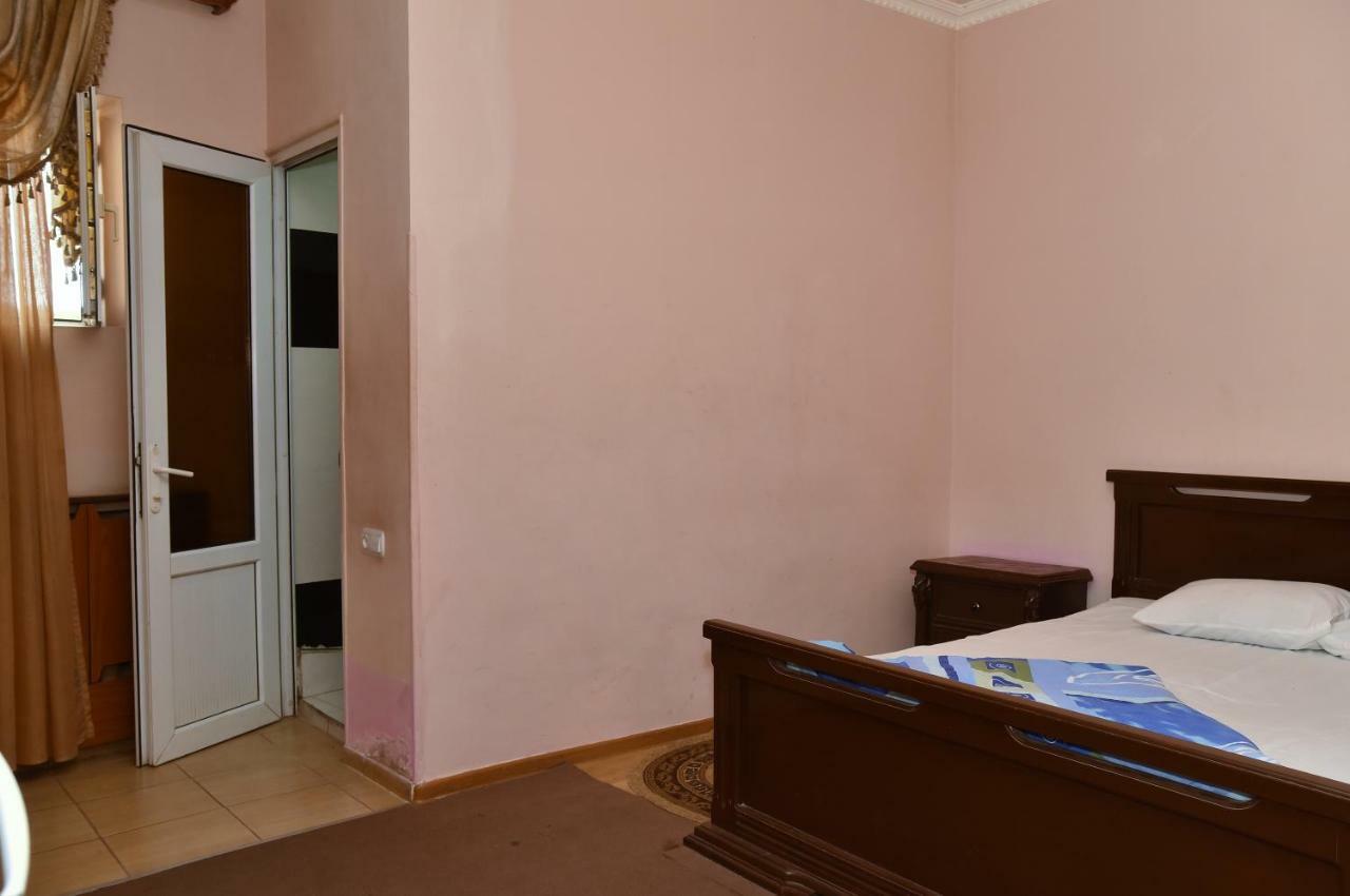 Zvartnots Ojakh Hotel Yerevan Bagian luar foto