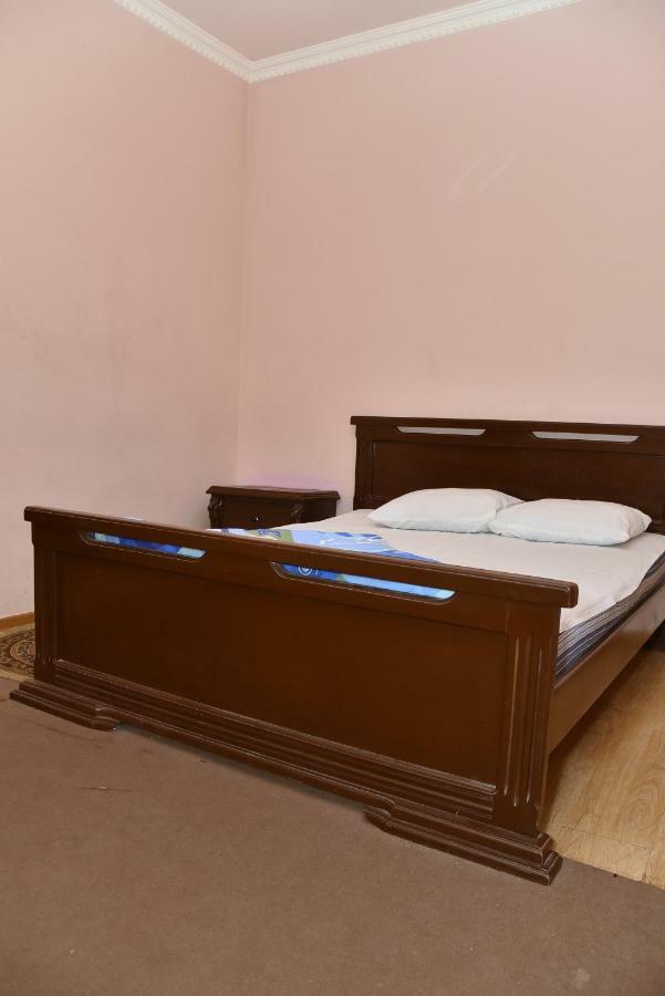 Zvartnots Ojakh Hotel Yerevan Bagian luar foto